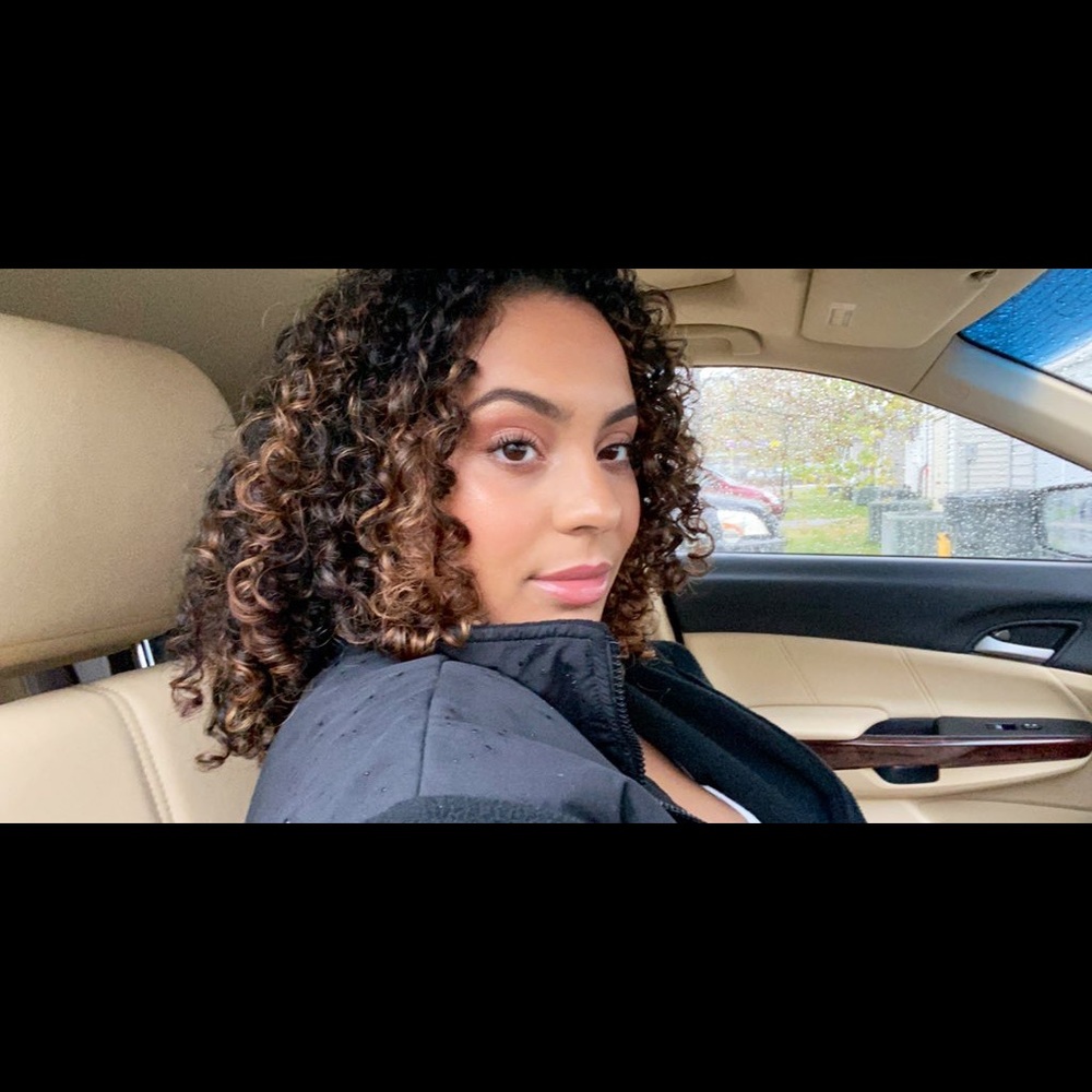 Meet your Posher, Monica